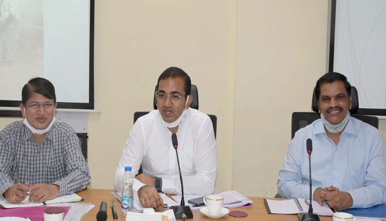 పశుగణాభివృద్ధికి ప్రత్యేక చర్యలు తీసుకోవాలి