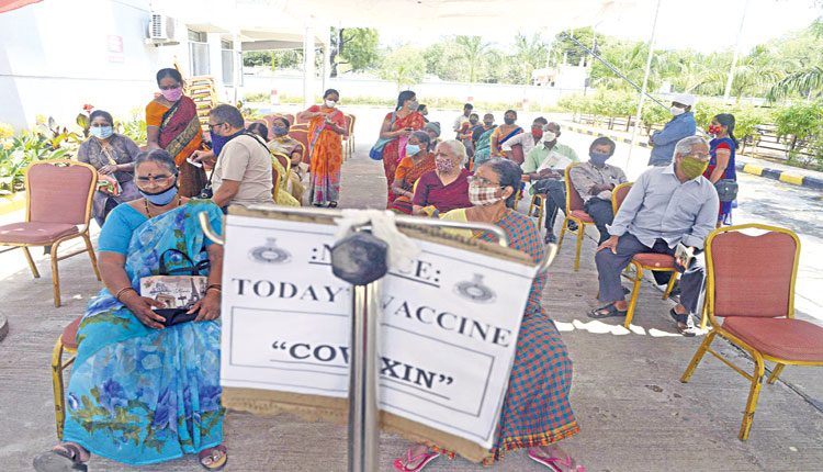 వయోధికుల వ్యాక్సినేషన్‌కు ఉబర్‌ సేవలు