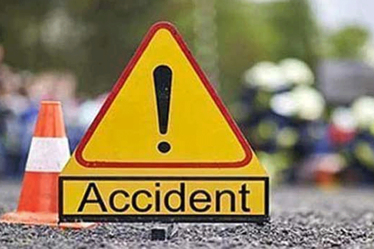 బైకులు ఢీకొని వ్య‌క్తి దుర్మ‌ర‌ణం.. మ‌రో ముగ్గురికి తీవ్ర‌గాయాలు