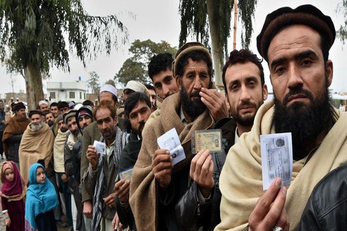 వ్యాక్సిన్‌ వద్దు.. ఆర్థికంగా ఆదుకోండి: ఆఫ్ఘన్‌ శరణార్థులు