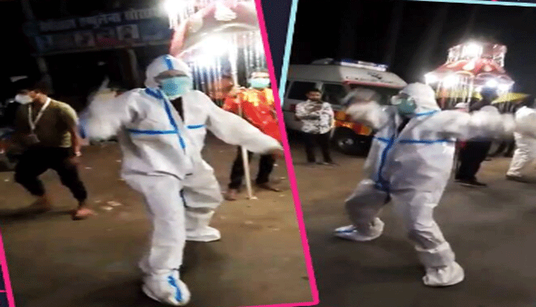 పెండ్లి ఊరేగింపులో అంబులెన్స్ డ్రైవ‌ర్ డాన్స్‌.. వీడియో వైర‌ల్‌