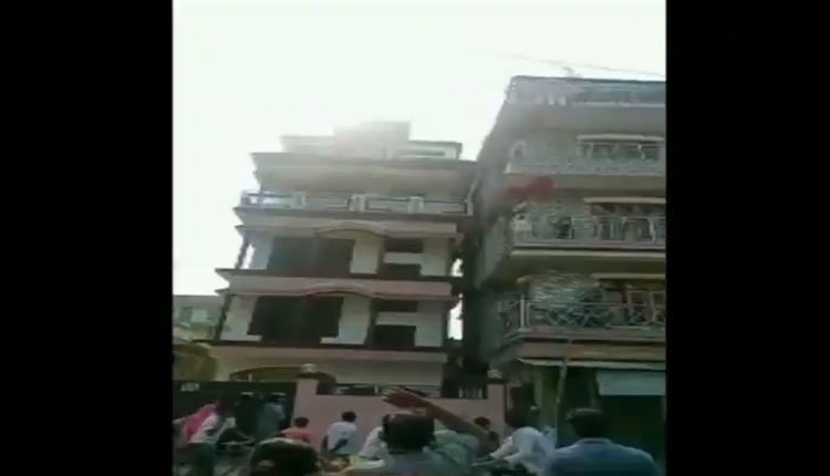 అసోంలో భూకంపం.. ఇంటిపై ఒరిగిన మరో బిల్డింగ్‌.. వీడియో