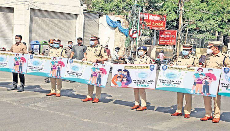 మాస్క్‌తోనే రక్షణ