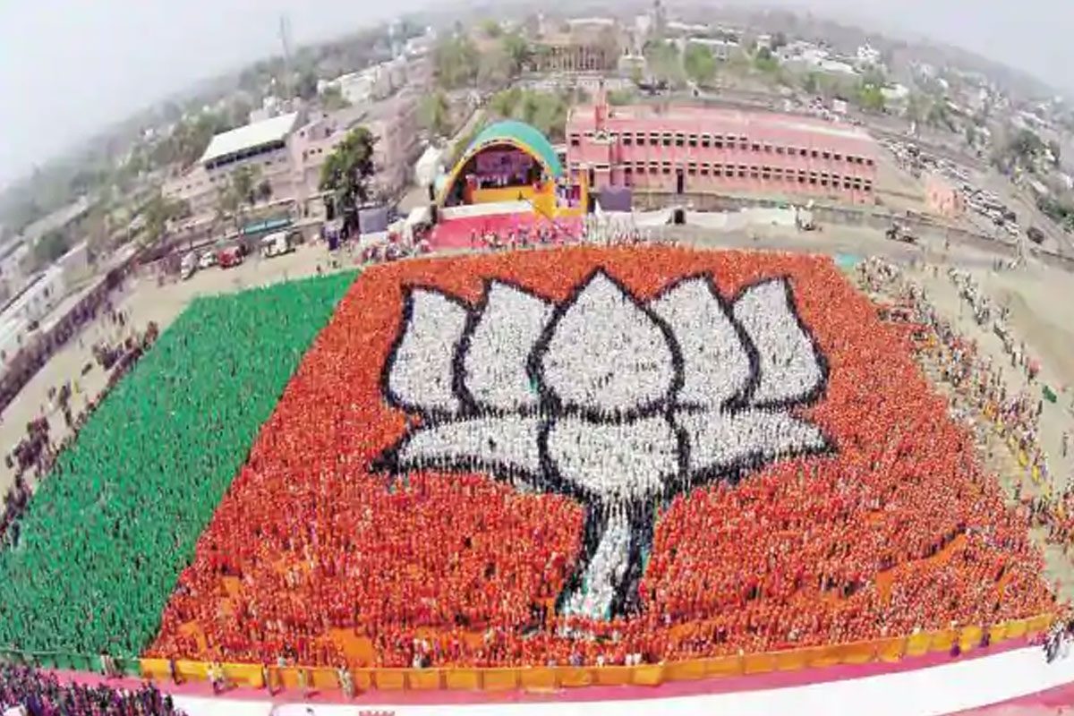 ఇద్దరు ఎంపీల నుంచి కేంద్రంలో అధికారం దాకా.. బీజేపీ ప్రస్థానం.. చరిత్రలో ఈరోజు