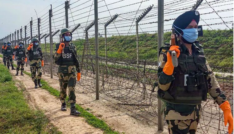 దారితప్పి వచ్చిన బాలుడు.. పాక్‌కు అప్పగింత