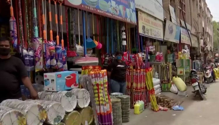 కరోనా ఎఫెక్ట్‌.. బేగంబజార్‌ మార్కెట్‌ పనివేళల్లో మార్పు