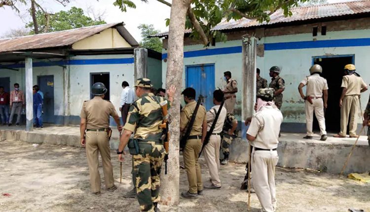 కూచ్‌ బెహార్‌లో హింస.. ఈసీ కీలక నిర్ణయం