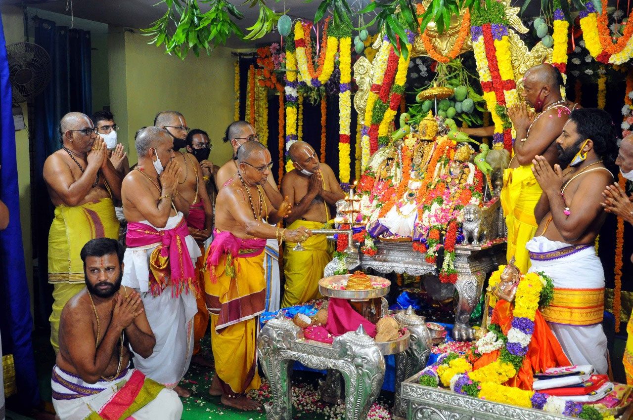 భ‌ద్రాద్రిలో వైభ‌వంగా శ్రీరాముని మ‌హాప‌ట్టాభిషేకం