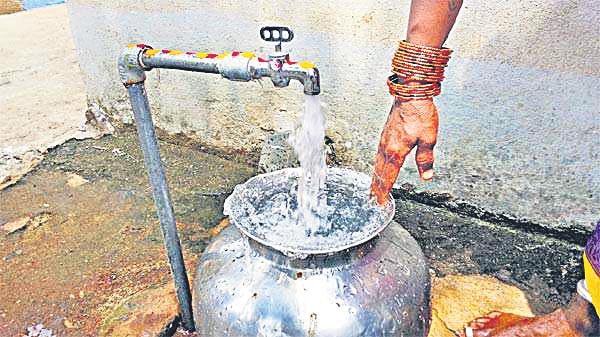 ఏడాదిలోగా ఇంటింటికీ అర్బన్‌ భగీరథ నీళ్లు