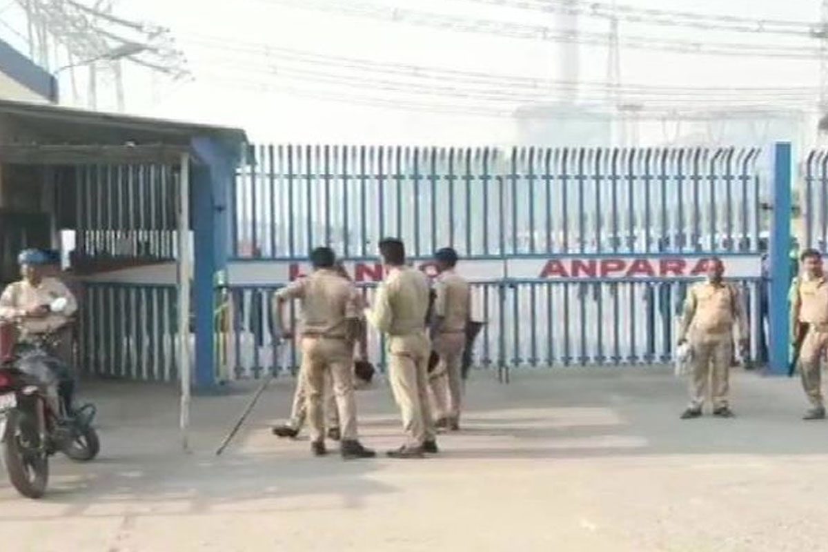 లాంకో ప్రాజెక్టులో కూలిన బాయిలర్‌.. సురక్షితంగా బయటపడిన 16 మంది కార్మికులు