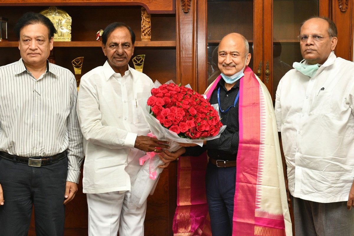 సీఎం కేసీఆర్ను కలిసిన ప్రదీప్ సింగ్ ఖరోలా