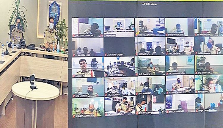 పోలీస్ సిబ్బంది కుటుంబ సభ్యులకు వాక్సినేషన్