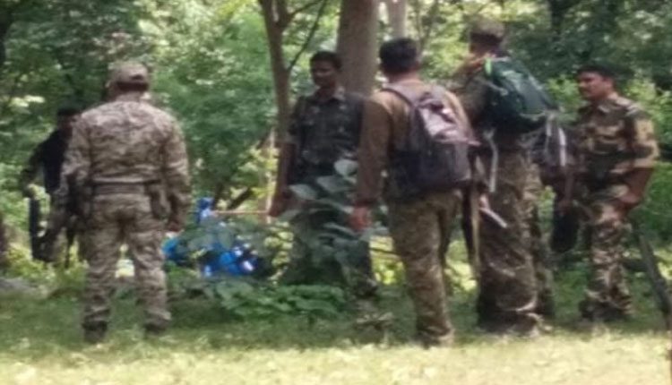 ఛత్తీస్‌గఢ్‌లో మావోయిస్టులతో ఎన్‌కౌంటర్‌.. ఐదుగురు జవాన్లు మృతి