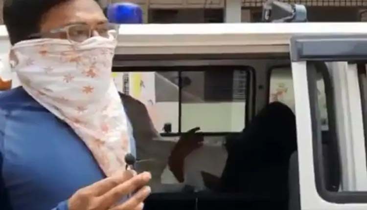 హాస్పిటల్‌లో బెడ్‌ ఇవ్వండి.. లేదా చంపండి?