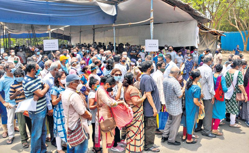 18+కు టీకాలెలా?