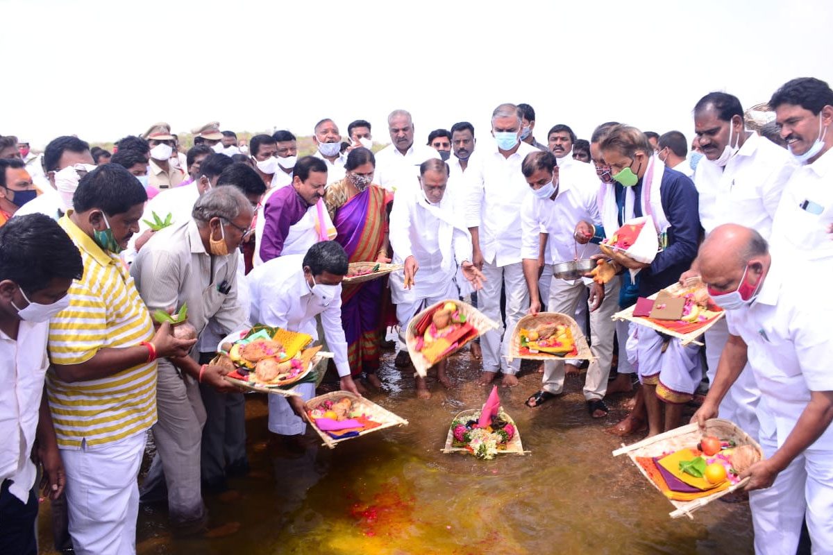 హల్దీ ప్రాజెక్టు మత్తడి దూకడం అద్భుతం : మంత్రి హరీశ్ రావు