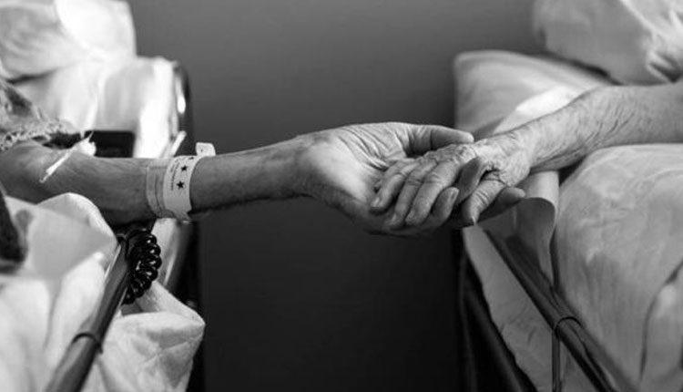 క‌రోనాతో ఒకే స‌మ‌యంలో ఇద్ద‌రు దంప‌తులు మృతి