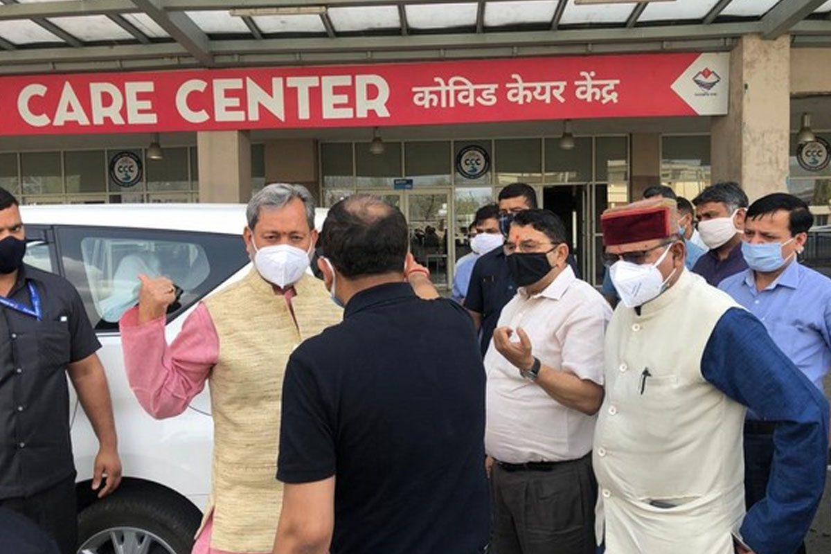 కొవిడ్‌ కేంద్రాన్ని పరిశీలించిన ఉత్తరాఖండ్‌ సీఎం