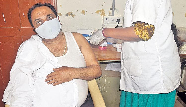 రిజిస్ట్రేషన్‌ లేకున్నా టీకా వేయించుకోవచ్చు