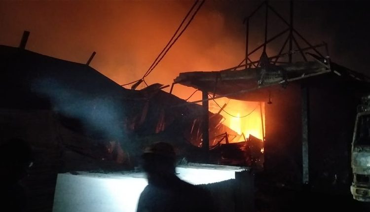 ఢిల్లీలో ఘోర అగ్ని ప్రమాదం.. 250 దుకాణాలు బుగ్గి