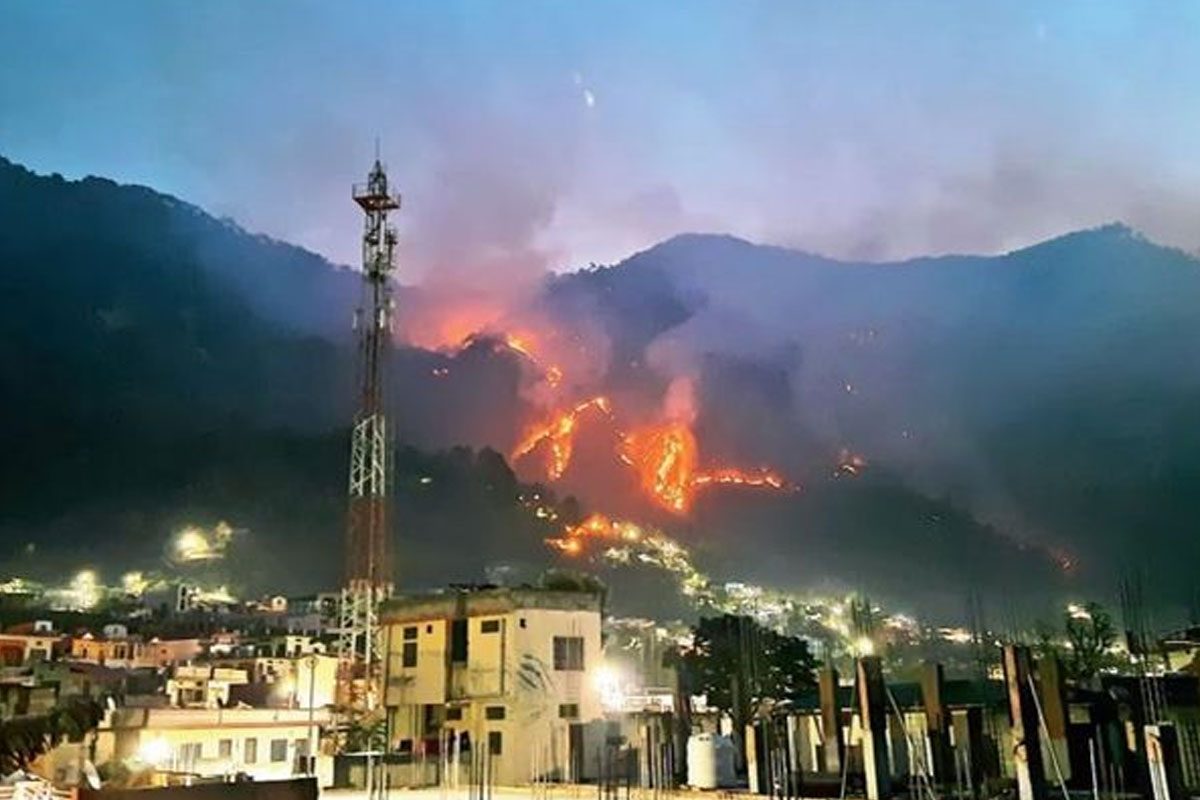 ఉత్తరాఖండ్‌లో దావానలం.. 1200 హెక్టార్ల అడవి బుగ్గి