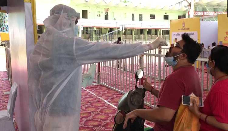 ప్ర‌యాణంలోనూ కొవిడ్ ప‌రీక్ష‌లు.. ఇండోర్‌లో రెండు కేంద్రాలు..!