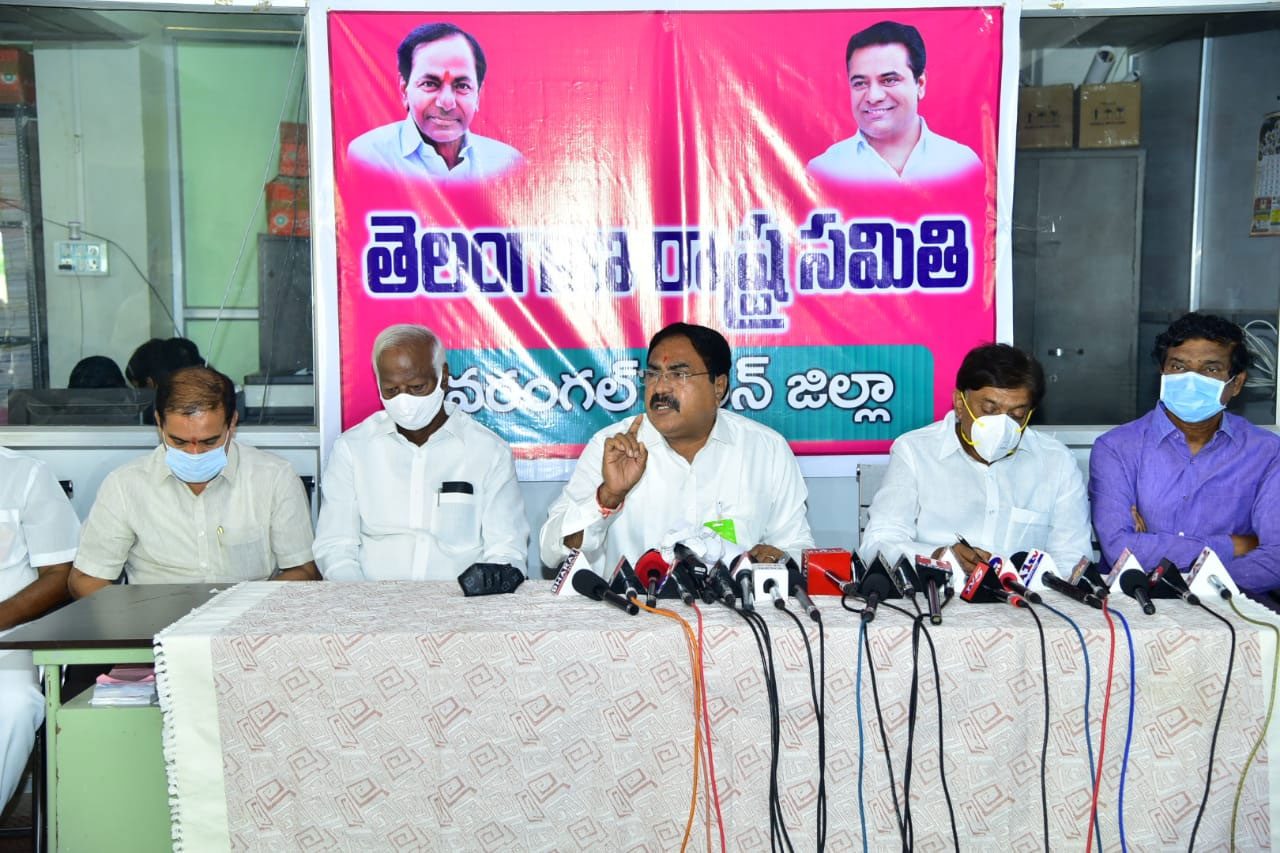 బండి మాటలు నమ్మేందుకు వరంగల్ ప్రజలు సిద్ధంగా లేరు : మంత్రి ఎర్ర‌బెల్లి