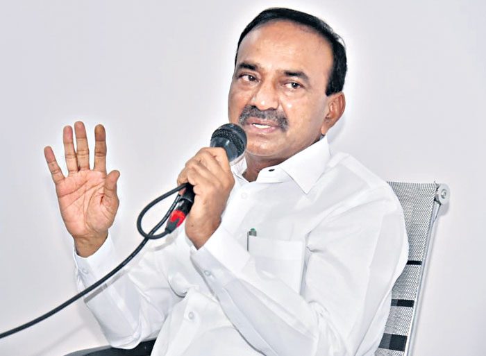 గుజరాతీయులే ప్రజలా..తెలంగాణ వాళ్లు కాదా!