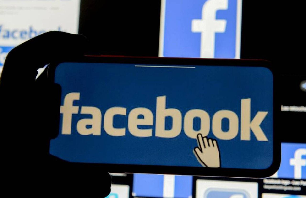 ఎఫ్‌బీలో పరిచయం.. రూ. 9 లక్షలు టోకరా