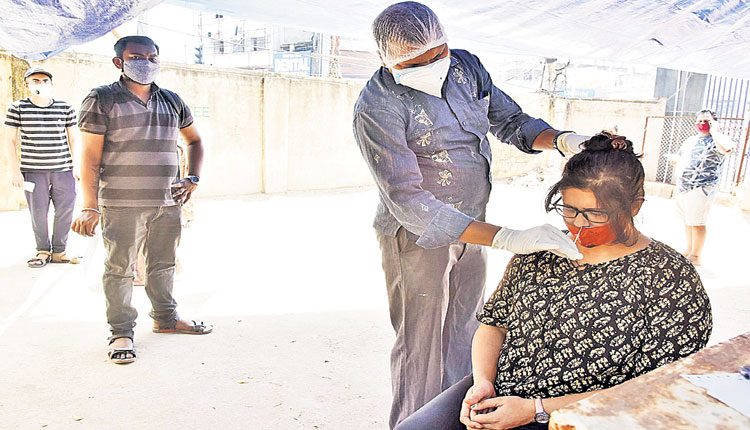 కోవిడ్‌ కట్టడికి బల్దియా చర్యలు