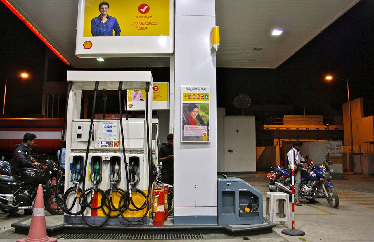 టైం వ‌చ్చిన‌ప్పుడు పెట్రో సుంకాల త‌గ్గింపు:కేంద్రం