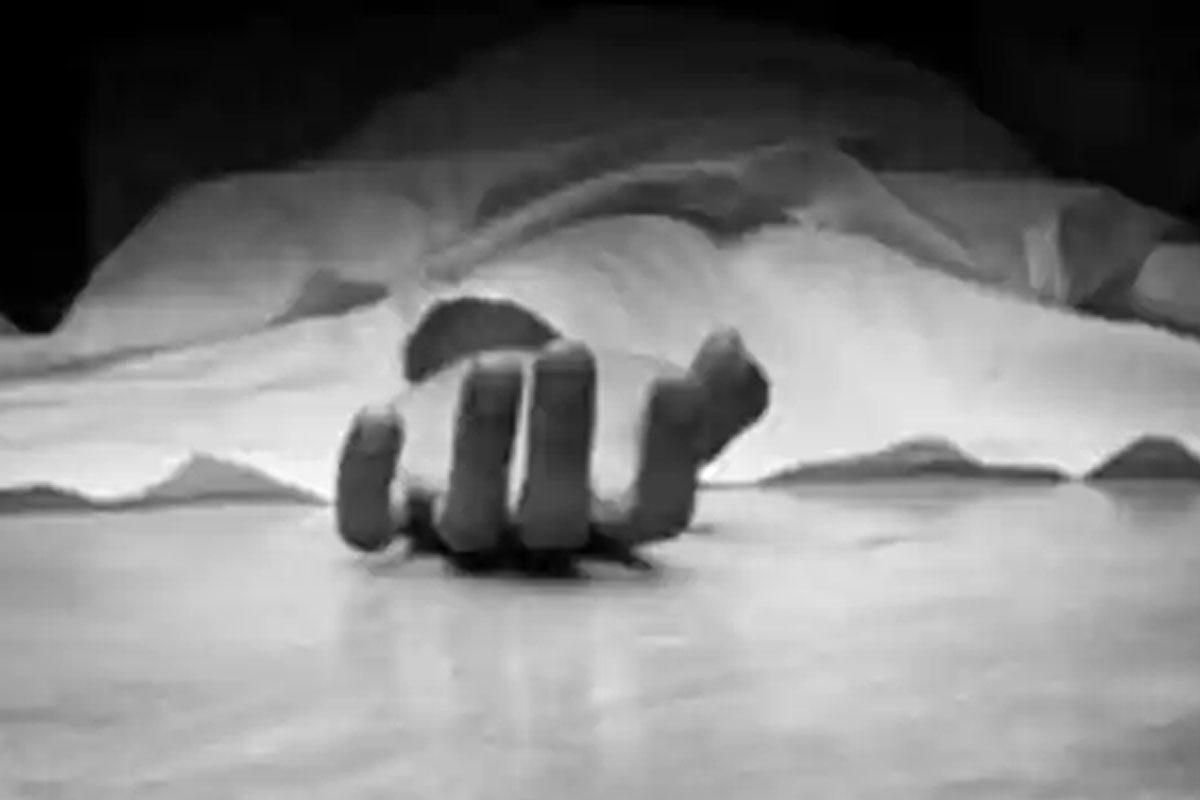 ఎలక్ట్రానిక్‌ పరికరం పేలి యువకుడి మృతి