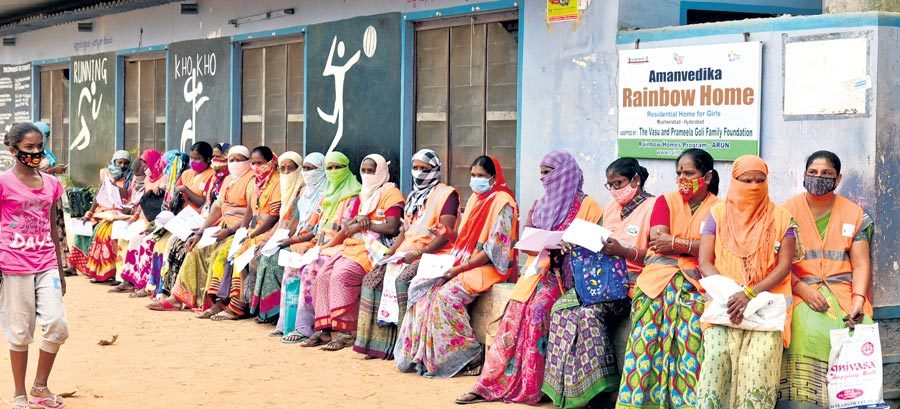 వ్యాక్సిన్‌ పంపిణీలో కేంద్రం వివక్ష