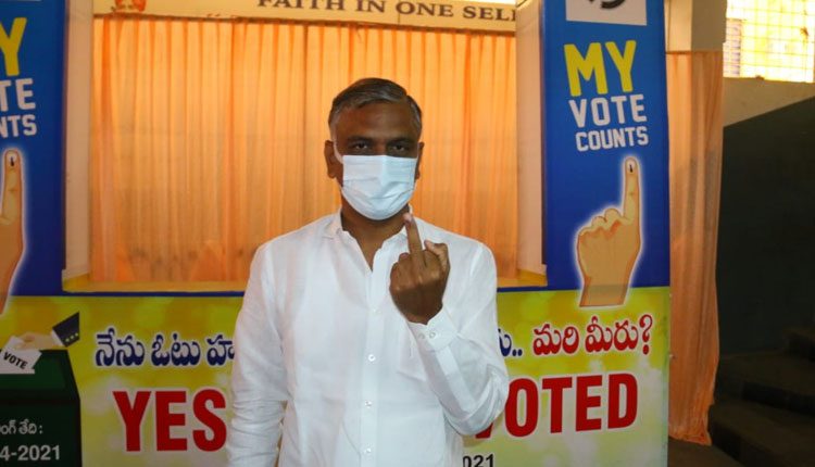 పోలింగ్‌ పెరిగితేనే ప్రజాస్వామ్యం బలపడుతుంది: మంత్రి హరీశ్‌