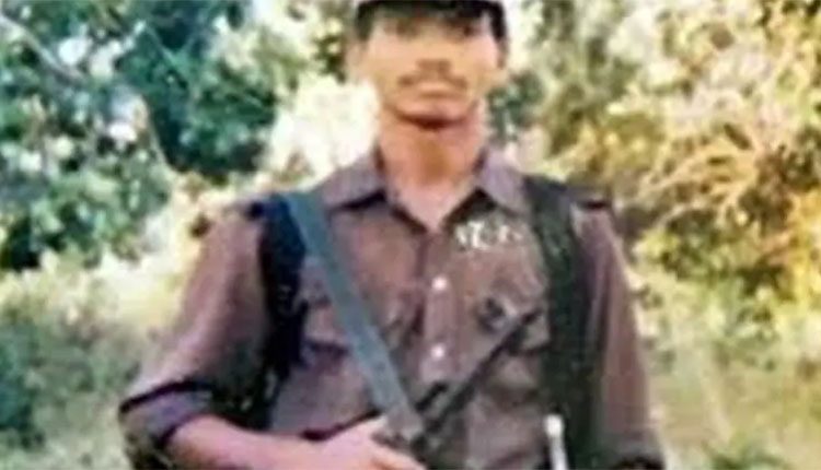 హిద్మా ఉన్నట్లుగా ట్రాప్‌.. మాటు వేసి మావోయిస్టుల దాడి