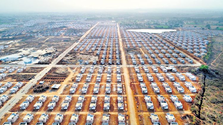 సంబురంగా కొత్తింటికి.. పాలు పొంగించిన వేములఘాట్‌, పల్లెపహాడ్‌ వాసులు