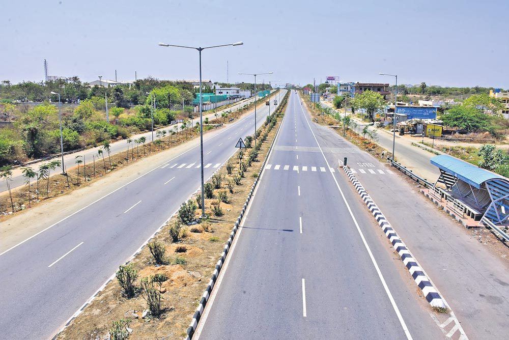 స్వరాష్ట్రంలో రహదారుల నిగనిగ