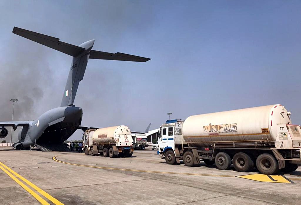 ఇండియాకు ఆక్సిజ‌న్ కోసం ఓవ‌ర్‌టైమ్ ప‌ని చేస్తున్నాం: చైనా