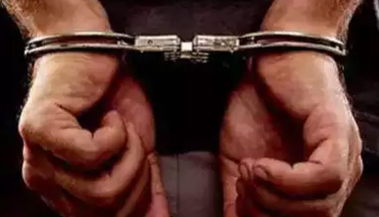 ఐసీయూ బెడ్ల కోసం రూ. 3 ల‌క్ష‌లు లంచం డిమాండ్