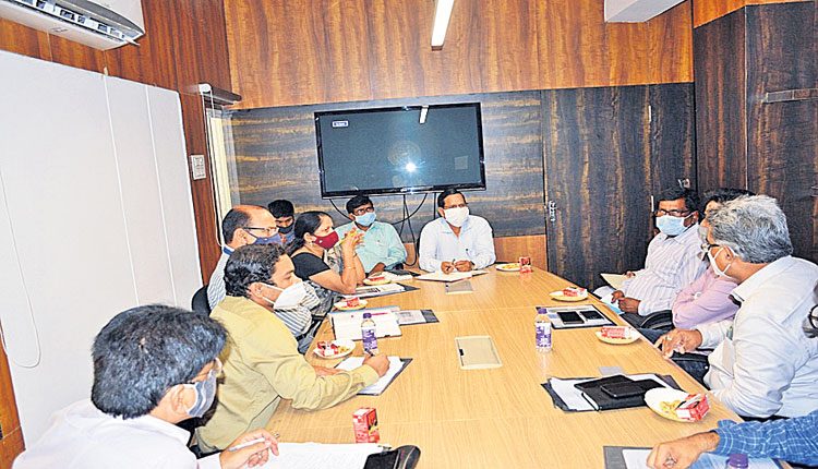 ఎగుమతులను పెంచాలి