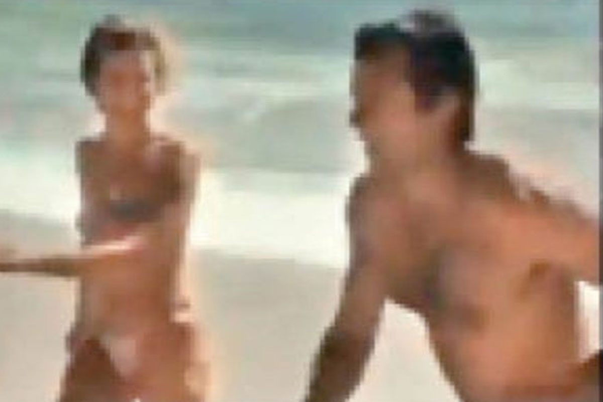 బుర్కా ధరించండని చెప్పి ఇబ్బందుల్లో పడిన ఇమ్రాన్‌ఖాన్‌