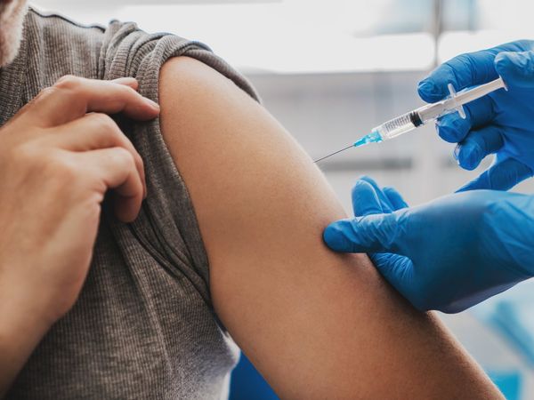 మూడో ద‌శ వ్యాక్సినేష‌న్ : రాష్ట్రాల‌కు కీల‌క మార్గ‌ద‌ర్శ‌కాలు