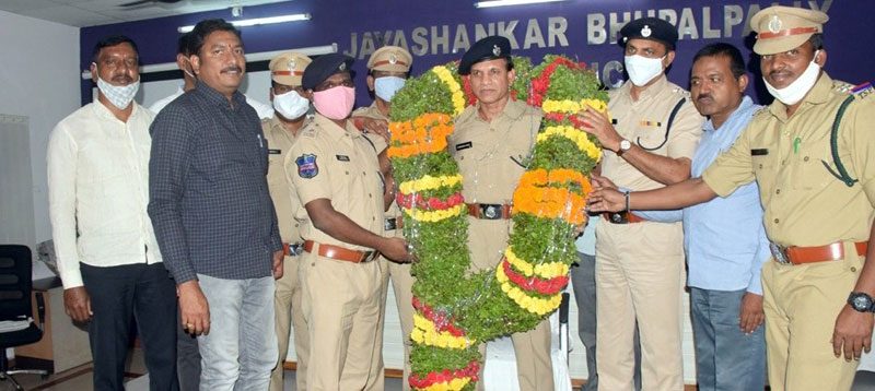 ఏఆర్‌ అదనపు ఎస్పీ స్వచ్ఛంద ఉద్యోగ విరమణ