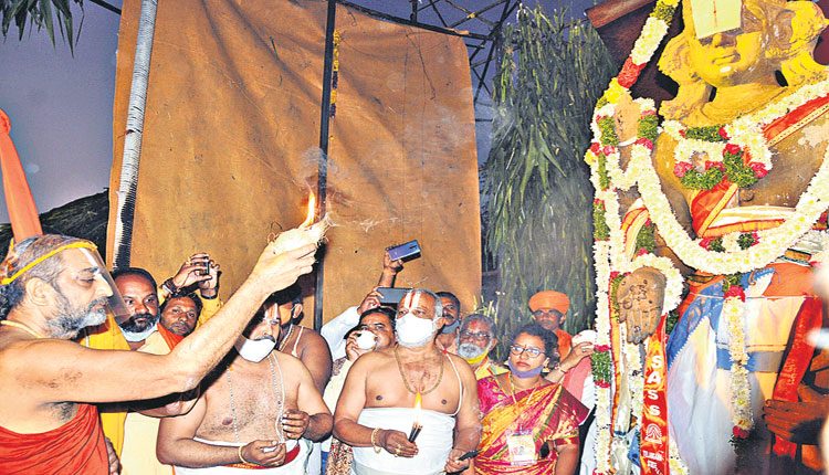 గోవును కాపాడుకోవాలి