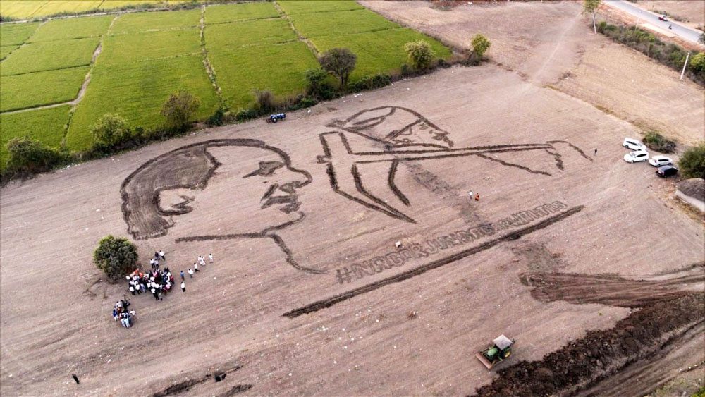 లక్ష అడుగుల కేసీఆర్‌ చిత్రం