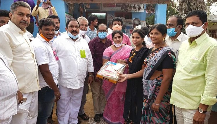 లబ్ధిదారుల వద్దకే సంక్షేమ పథకాలు :  ఎమ్మెల్యే సండ్ర