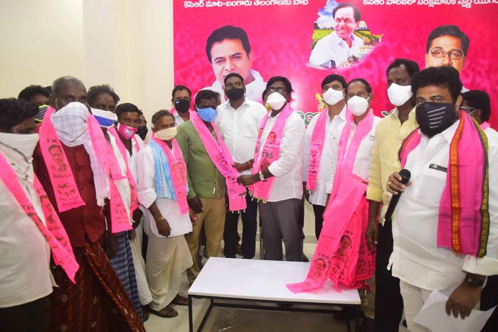 టీఆర్‌ఎస్‌లోకి 480 మంది