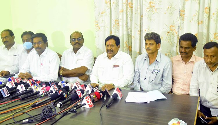 నిధుల దారి మళ్లింపు వాస్తవమే..