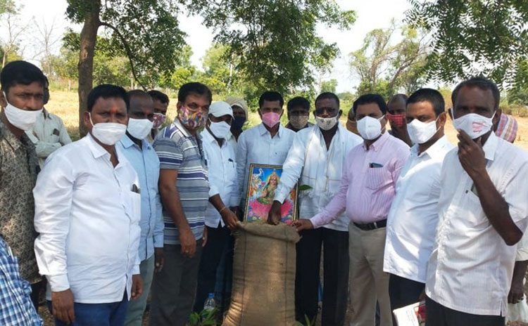 కొనుగోలు కేంద్రాలను సద్వినియోగం చేసుకోవాలి