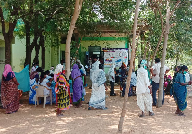 జోరుగా కొవిడ్‌ టెస్టులు, వ్యాక్సినేషన్‌